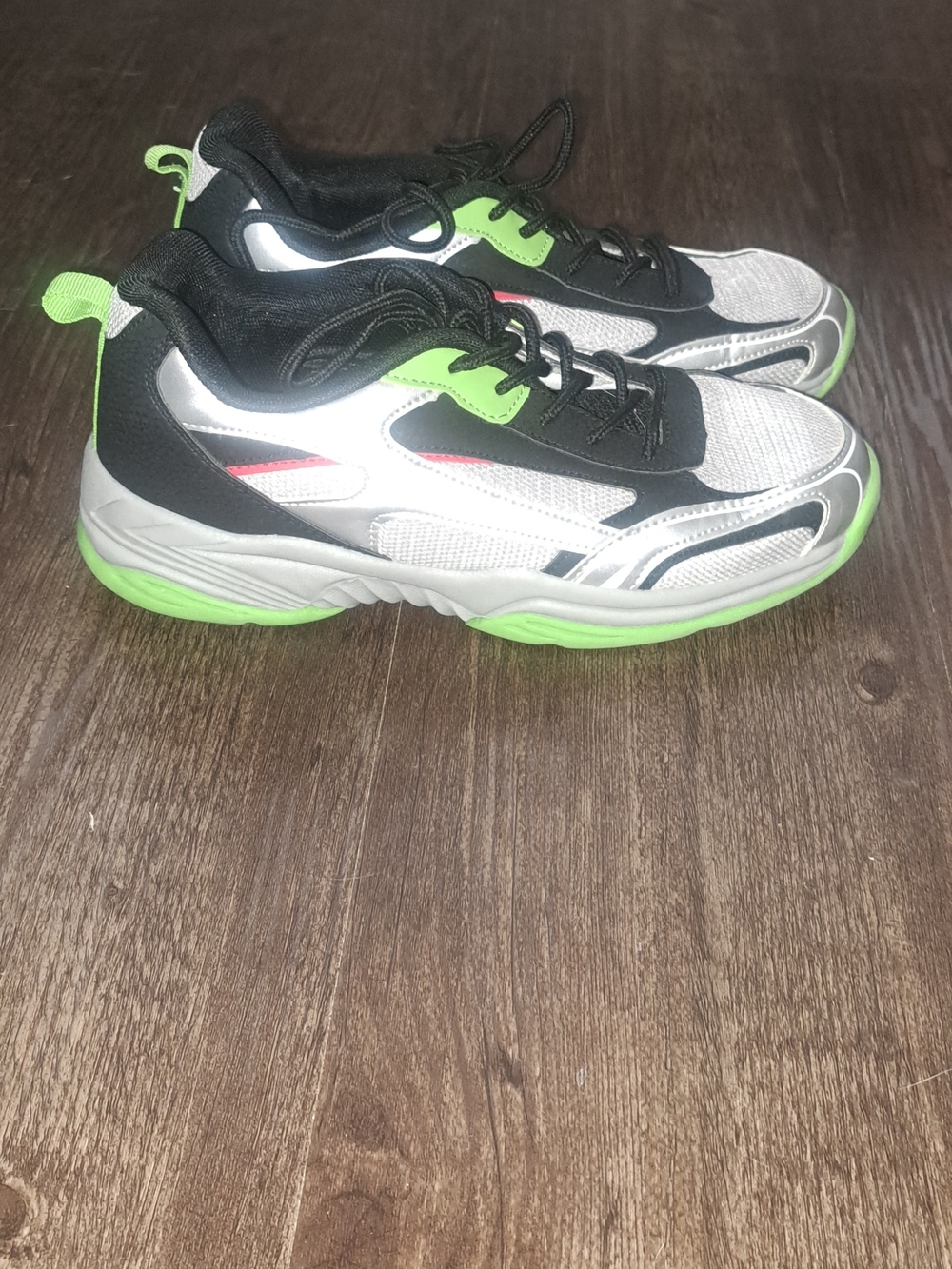 Youth Boy's Chunky Athletic Sneakers in White, Black & Neon Green Size 5